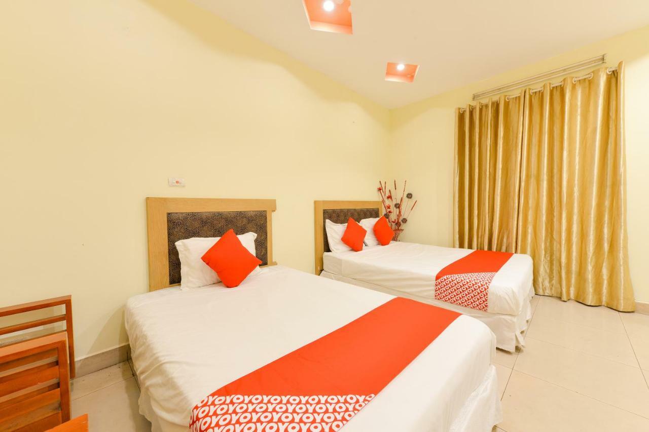 Oyo 279 West Lake Hotel Hanoi Exterior photo